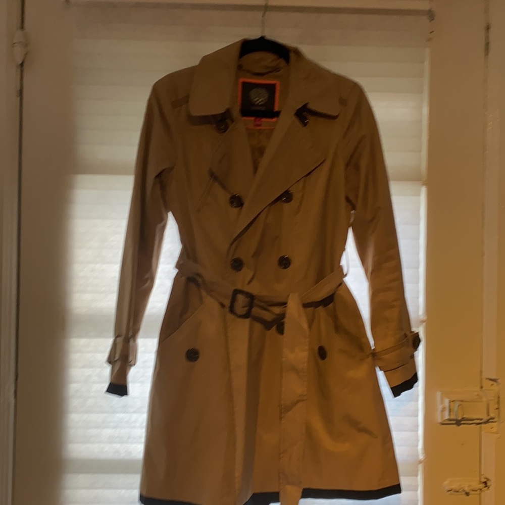 TRENDY VINCE CAMUTO TRENCH COAT